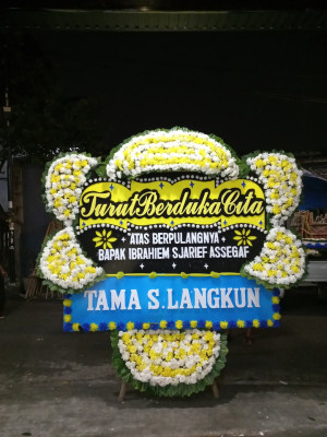 Papan Bunga Duka di Serdang Wetan
